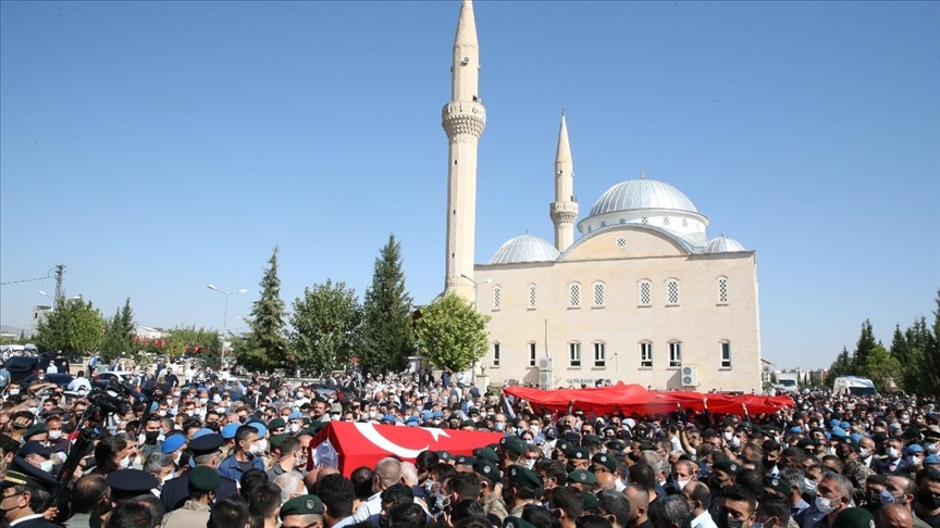 Şehit polis Fatih Doğan, Adıyaman'da son yolculuğuna uğurlandı
