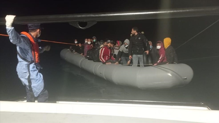 Turkey rescues 313 irregular migrants pushed back by Greece