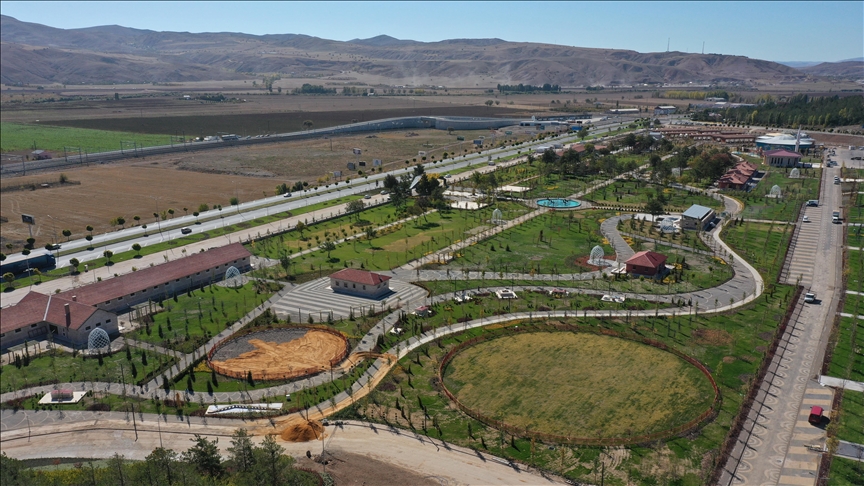 Sivasın 100 milyon liralık vizyon projesi Hamidiye Park kapılarını açıyor