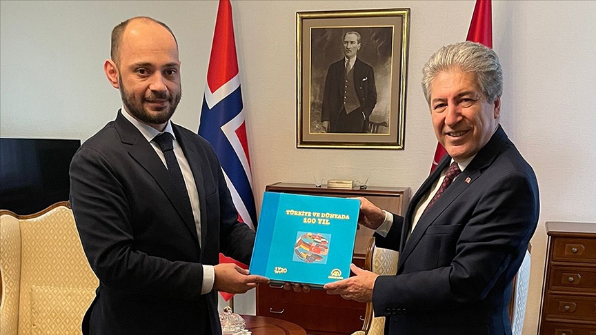 AA Genel Müdür Yardımcısı Özhan, Türkiye'nin Oslo Büyükelçisi Çorman'a nezaket ziyaretinde bulundu