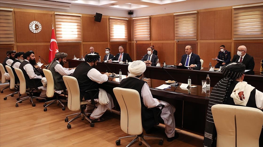 Dışişleri Bakanı Çavuşoğlu: Taliban, özellikle insani yardımlar ile yatırımların devam etmesi konusunda ricada bulundu