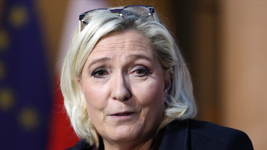 Fransada aşırı sağcı Le Pen cumhurbaşkanı seçilirse rüzgar türbinlerini kaldıracak