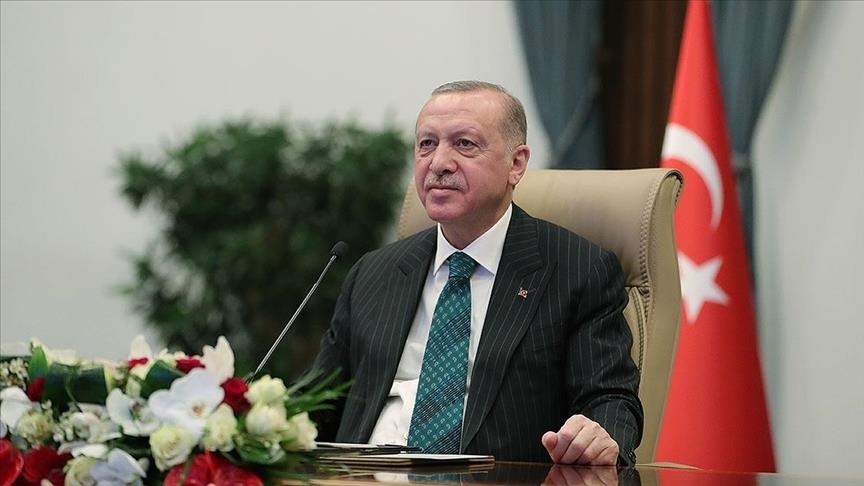 Turkey's president greets UDB members, Turkish journalists in Netherlands by phone