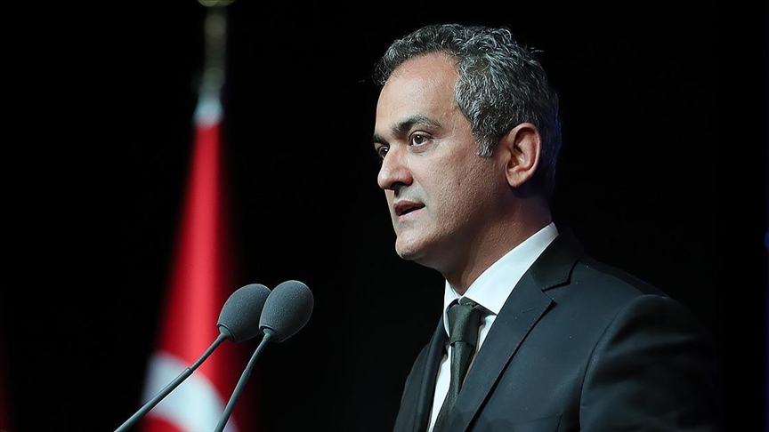 Milli Eğitim Bakanı Özer: Bugün itibariyle 1. doz aşısı olan öğretmen oranımız yüzde 93
