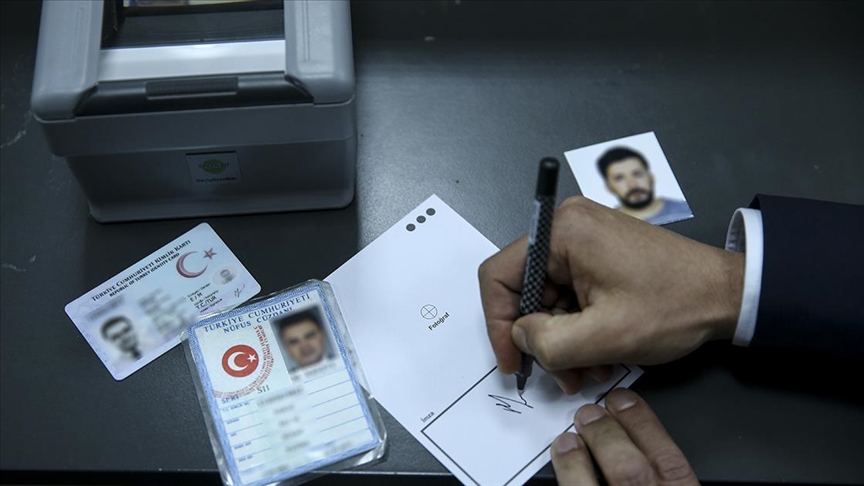 Bakan Yardımcısı Sayan: Kimlik kartları güvenli elektronik imza atabilmek için de kullanılabilecek
