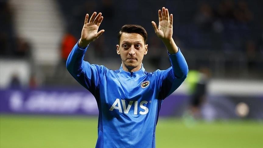 Mesut Ozil sumbang pasokan medis untuk anak-anak Afrika