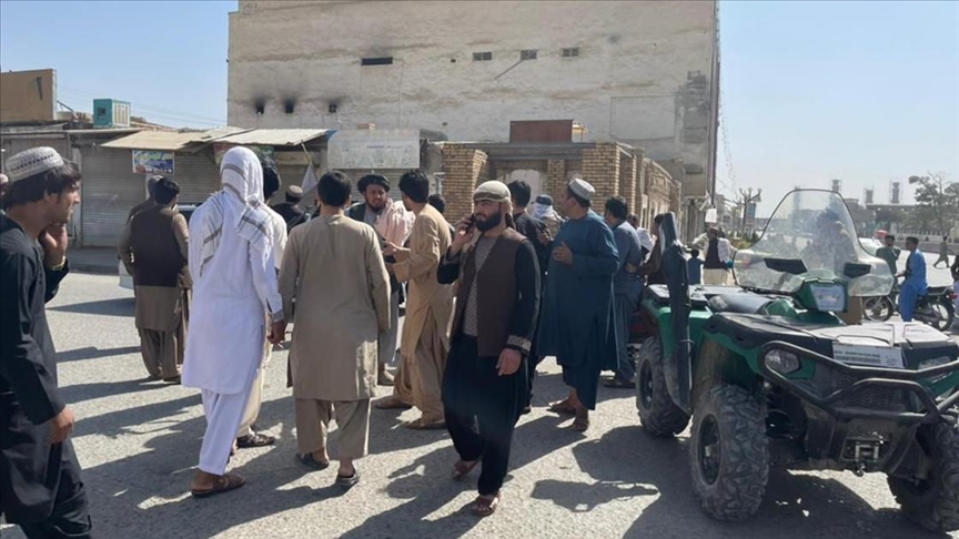 Afganistanın Kandahar vilayetinde camiye bombalı saldırıda en 30 kişi hayatını kaybetti
