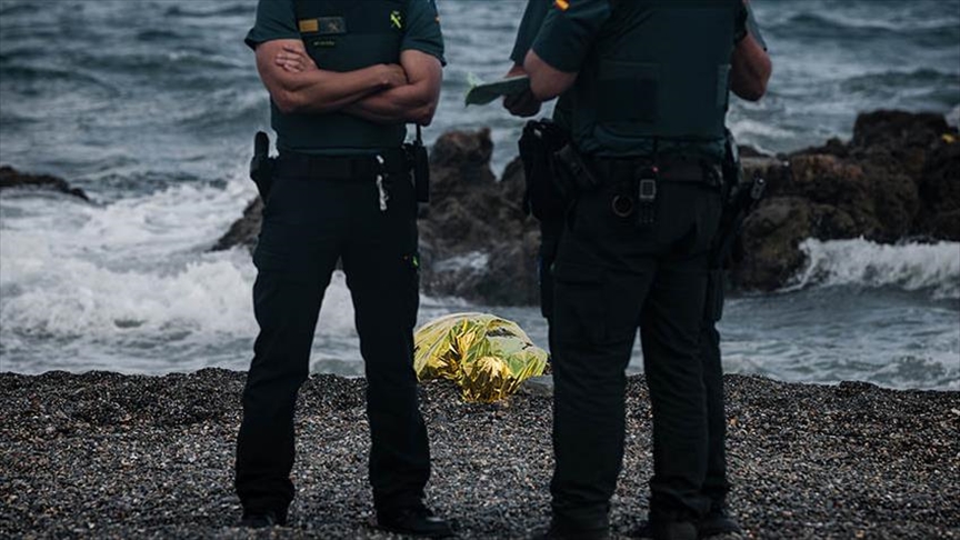 Autoridades de España logran encontrar cuatro inmigrantes ilegales muertos después de naufragio de embarcación