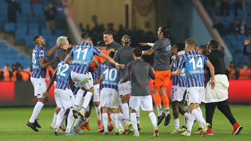 Unbeaten Trabzonspor come from behind to defeat Fenerbahce 3-1 at home