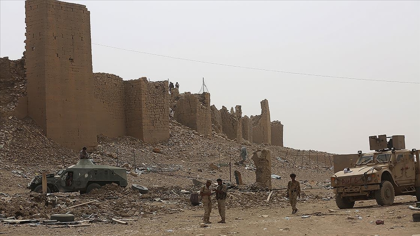 Yemendeki Husiler, kuşatma altında tuttukları Maribin Abdiyye ilçesinde kontrolü tamamen sağladı