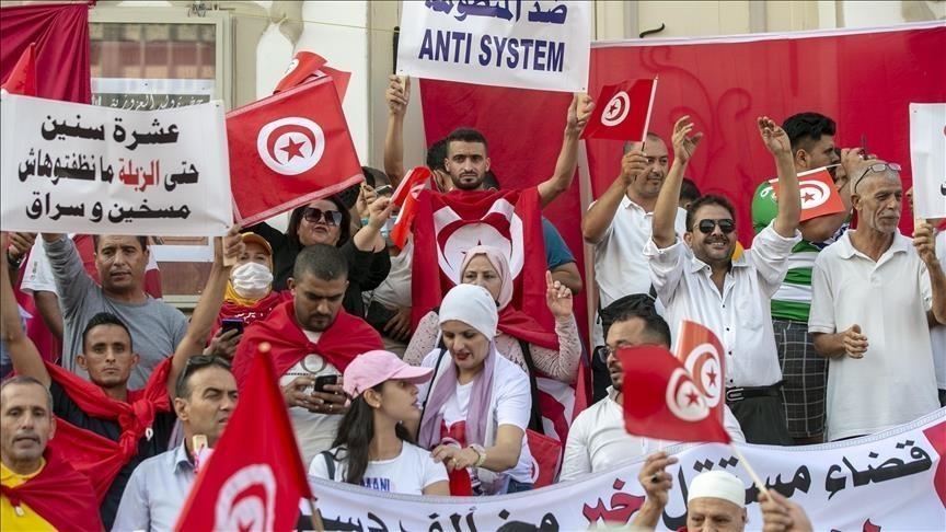 81 بالمئة من التونسيين قلقون حول مستقبل الديمقراطية ببلدهم (استطلاع)