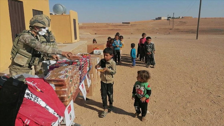 توزیع کمک‌های بشردوستانه ترکیه در شمال سوریه