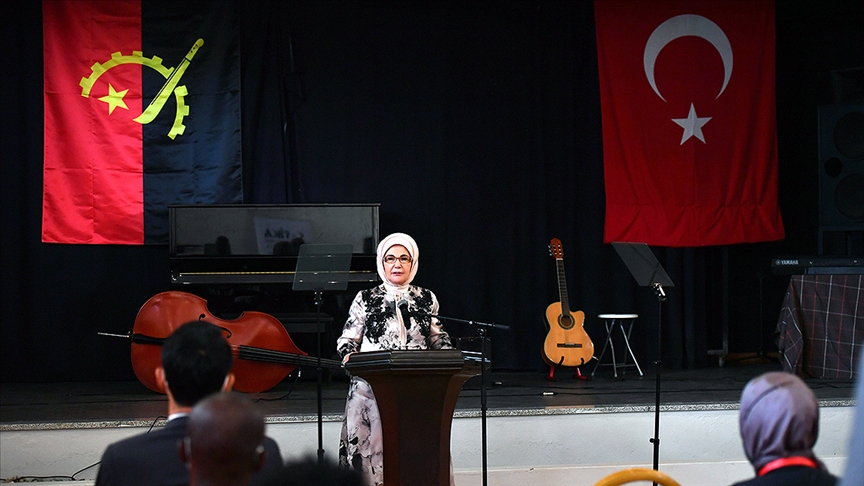 Emine Erdoğan: Kadınların tüm dünyada desteklenmesi aydınlık geleceğe en önemli katkıdır