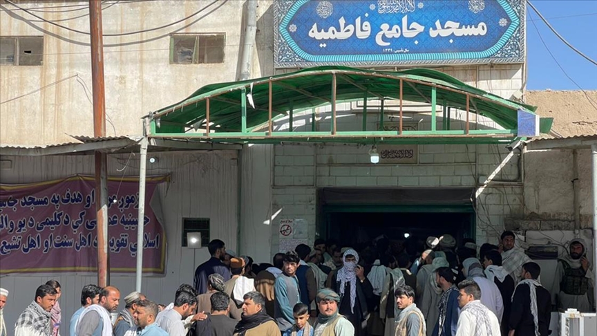 AA, DEAŞın Kandaharda Şii camisine düzenlediği saldırının görüntülerine ulaştı