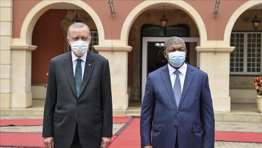 angola le president erdogan accueilli avec une ceremonie officielle au palais presidentiel