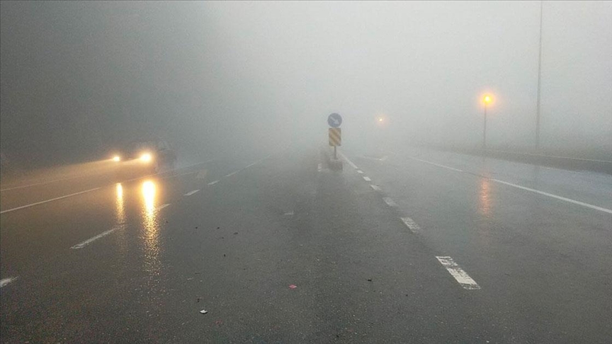 Bolu Dağı'nda sağanak ve yoğun sis ulaşımı etkiliyor
