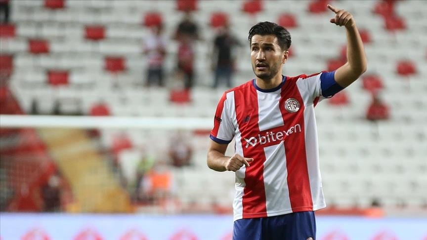 Turkish midfielder quits playing football