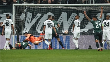 Coates-led Sporting stun Besiktas 4-1 in Champions League
