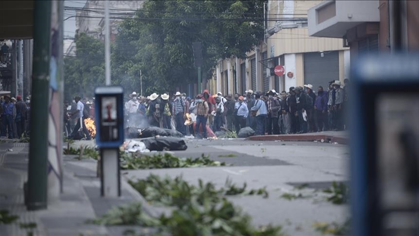 Гватемала: Пензионирани војници упаднаа во зградата на Конгресот