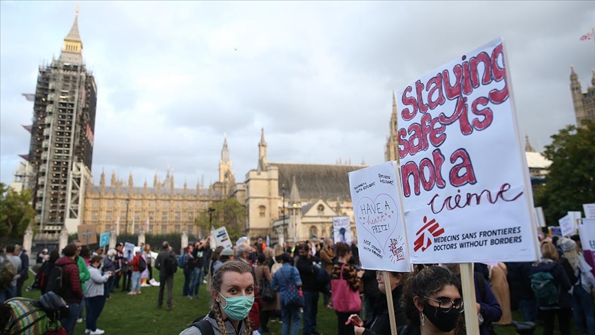 İngilterede mülteci karşıtı yasa tasarısı protesto edildi