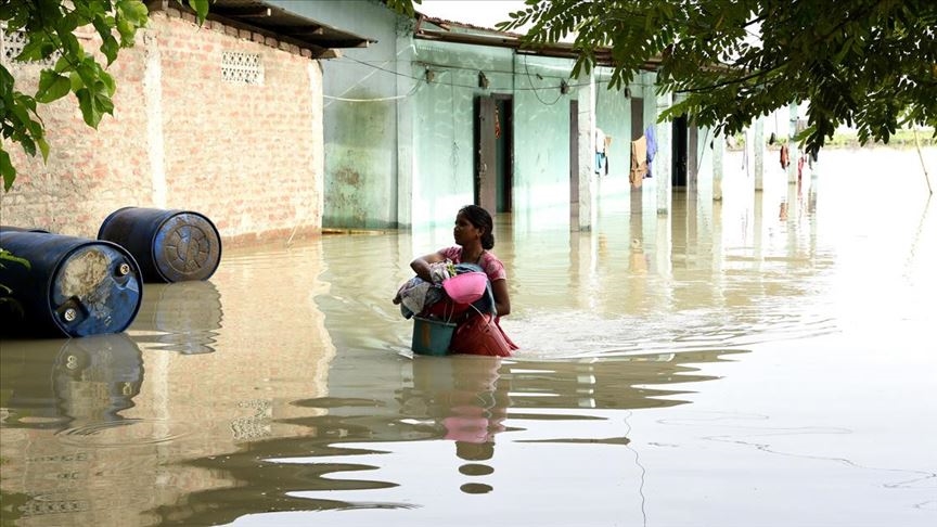Hindistanın güneyi ve kuzeyindeki sel felaketinde 85 kişi öldü