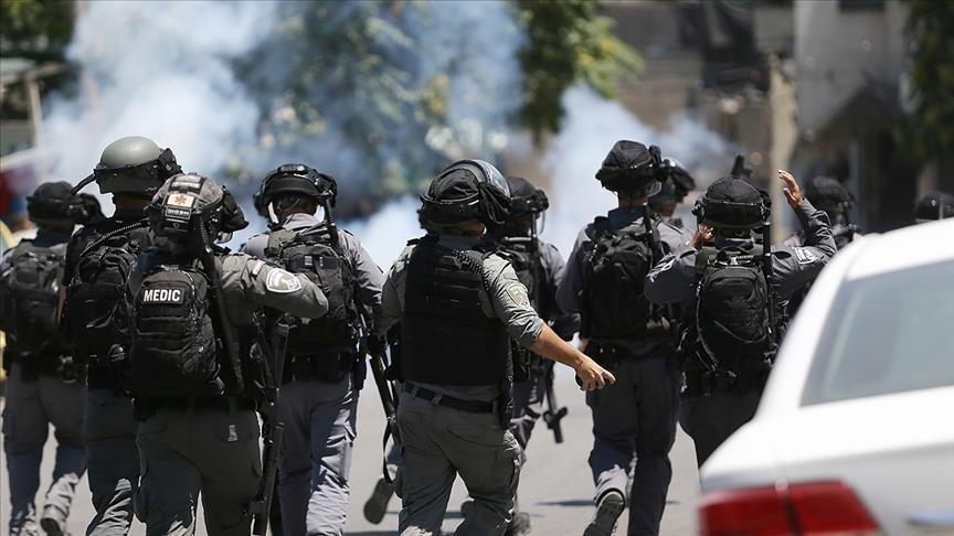 Jérusalem: 17 Palestiniens blessés et 15 enfants arrêtés à Bab al-Amoud par la police israélienne 