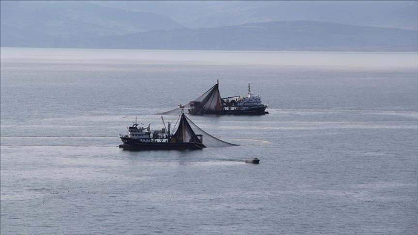 2 vessels upended along South Korea's coast