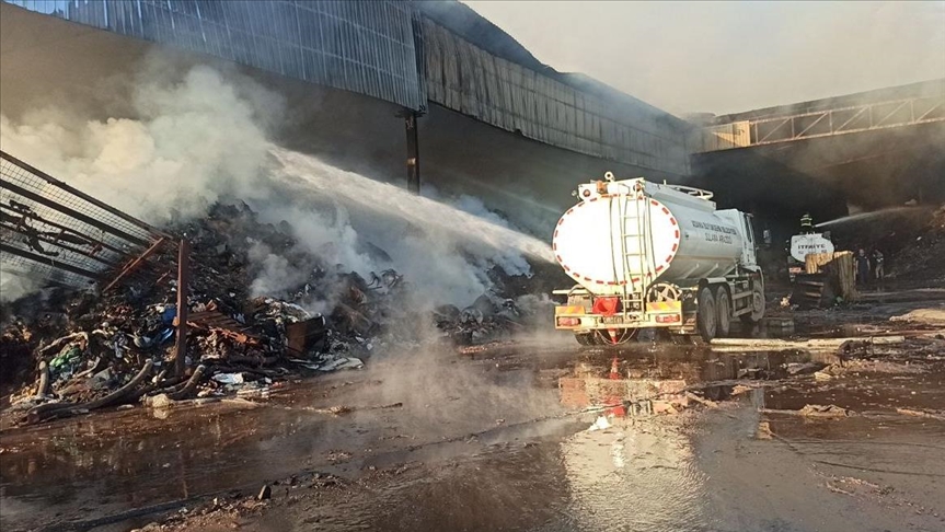 Osmaniye'de geri dönüşüm fabrikasında çıkan yangın kontrol altına alındı