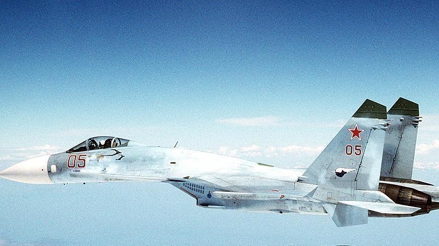 Deux chasseurs russes interceptent deux bombardiers américains dans le ciel de la mer Noire