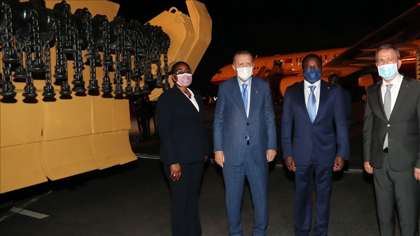 Türkiyeden Togoya 2 Mekanik Mayın Temizleme Teçhizatı teslim edildi
