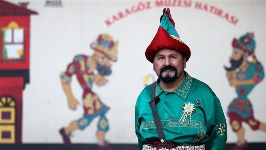 karagoz u olen hacivat in huzunlu yalnizligi