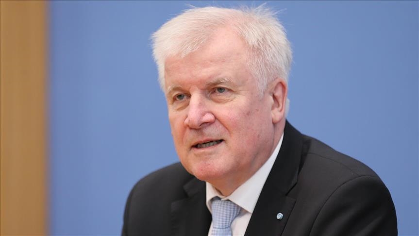Jerman menentang kebijakan migrasi Yunani