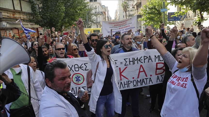 Doctors in Greek capital stage 24-hour strike