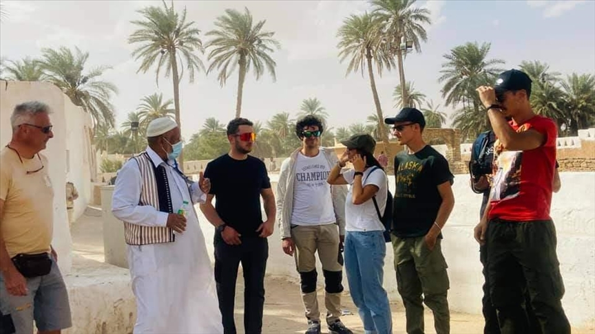 Libia le da la bienvenida al primer grupo de turistas tras una década de guerra