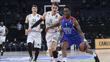 Anadolu Efes, Rusya temsilcisi UNICS Kazan'ı 71-68 yendi