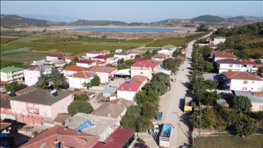 Sakarya Nehri'nin beslediği verimli topraklara sahip köy göç vermiyor