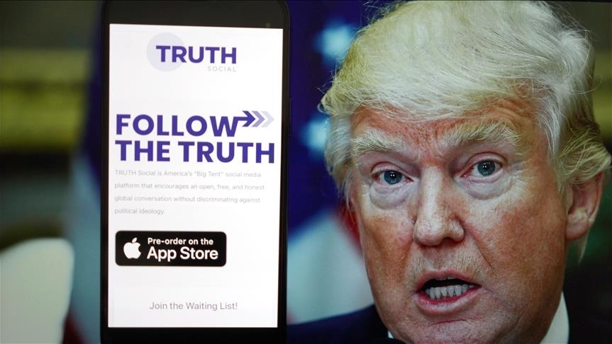 Trump anuncia la creación de su propia red social y empresa de medios