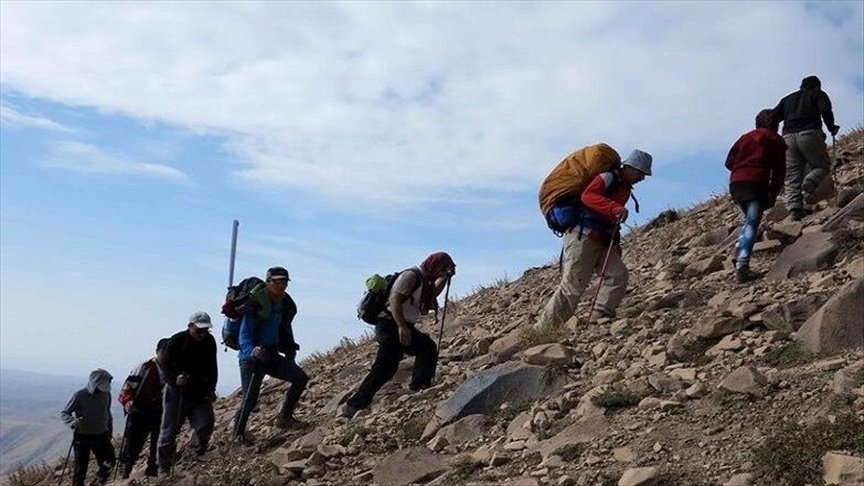 کوهنوردان مفقود شده در ارتفاعات تهران پیدا شدند