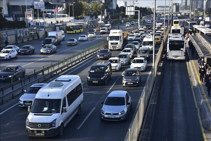 İstanbul'un bazı kesimlerinde trafik yoğunluğu yaşanıyor