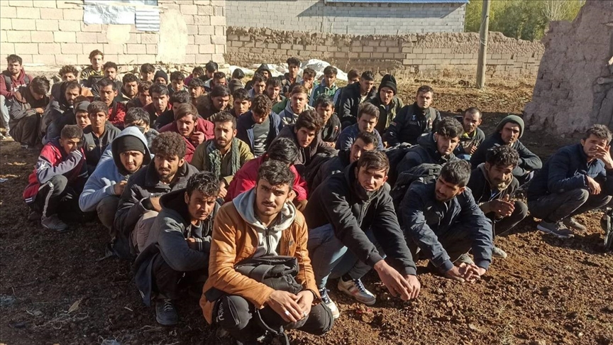 دستگیری 188 مهاجر غیرقانونی در وان ترکیه