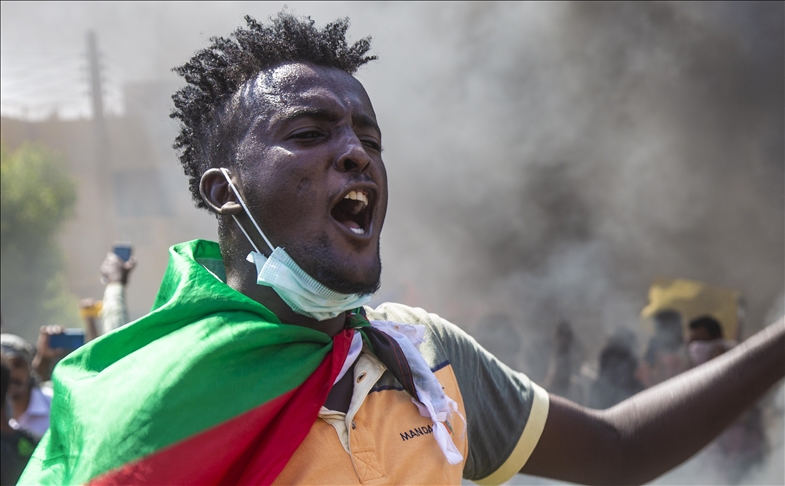 Thousands hold pro-army rally as political tension escalates in Sudan