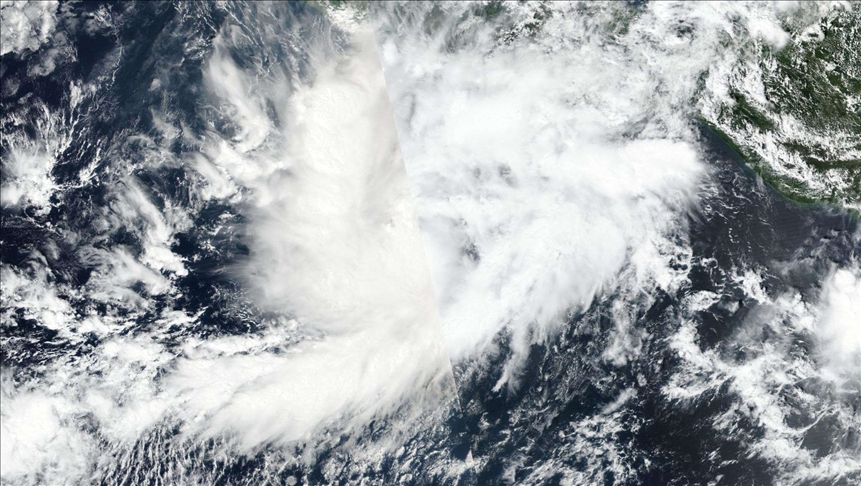 Tropska oluja Rick jača kod meksičke obale 