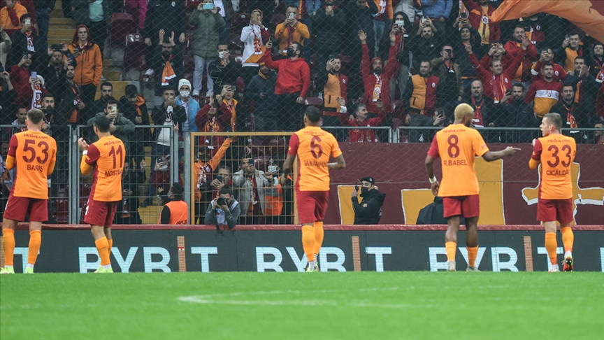Galatasarayda gözler Beşiktaş derbisine çevrildi