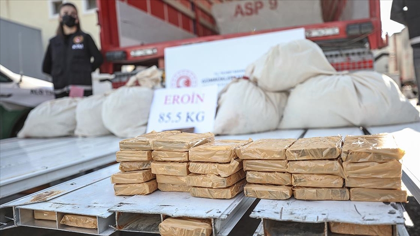 Gümrük muhafaza ekipleri 9 ayda  5,5 milyar liralık kaçak eşya ve uyuşturucu ele geçirdi
