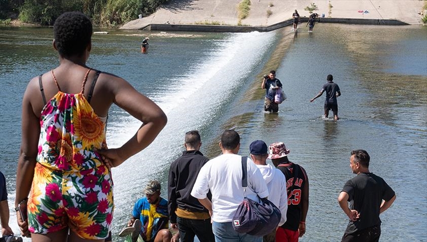 Expertos de la ONU condenan deportación masiva de inmigrantes haitianos por parte de EEUU