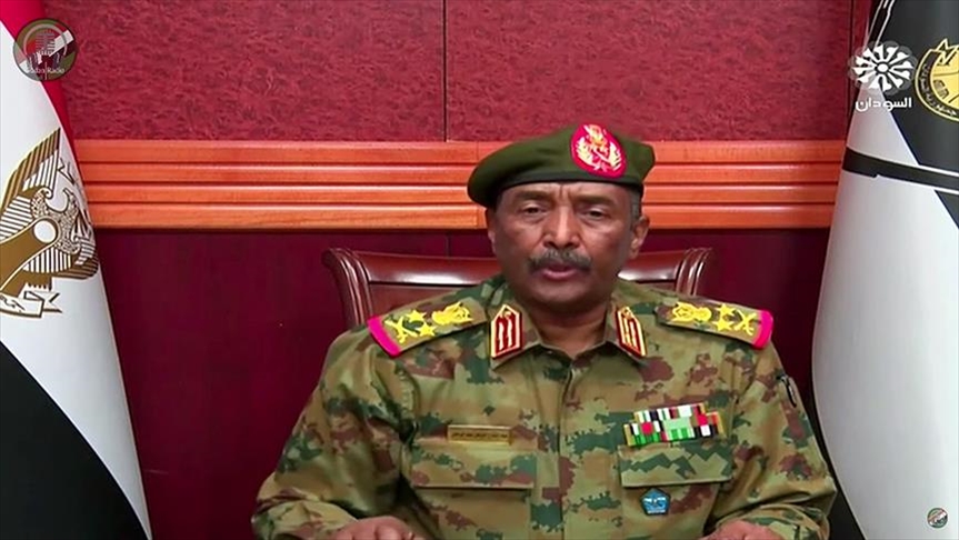 Consejo militar de Sudán declara el estado de emergencia y disuelve el Gobierno