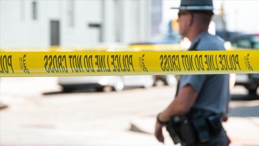 САД: Двајца загинати во вооружен напад во трговски центар