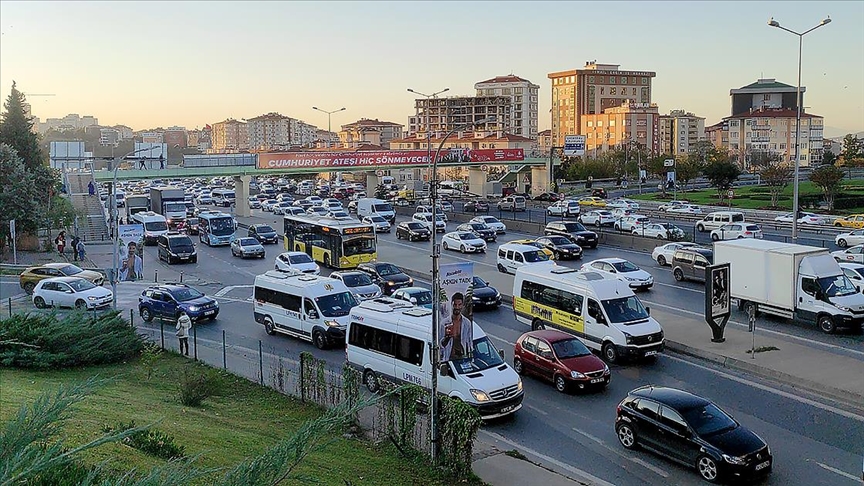 İstanbul'da trafik yoğunluğu yaşanıyor