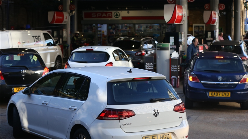 Cijena benzina u Velikoj Britaniji porasla na rekordnih 1,42 funte po litru