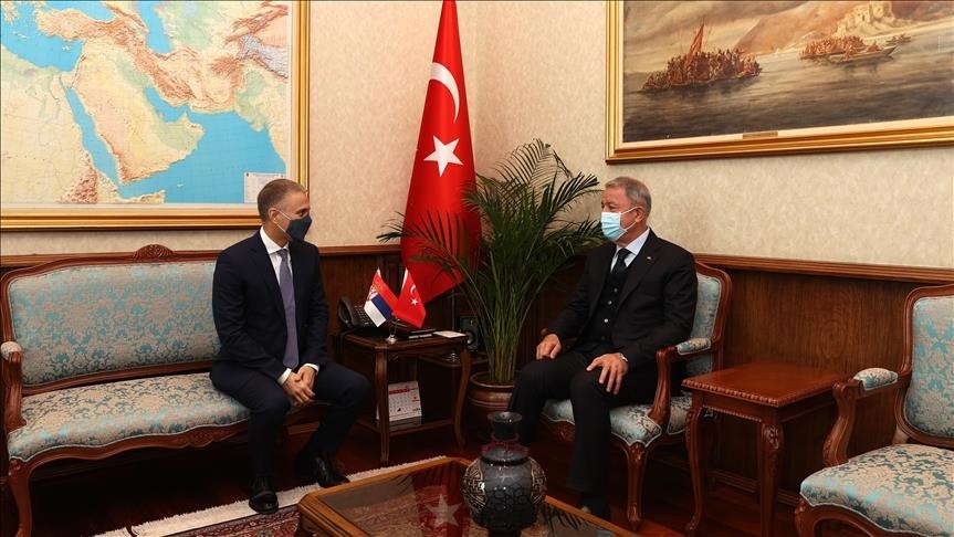 Hulusi Akar rencontre son homologue serbe Nebojsa Stefanovic